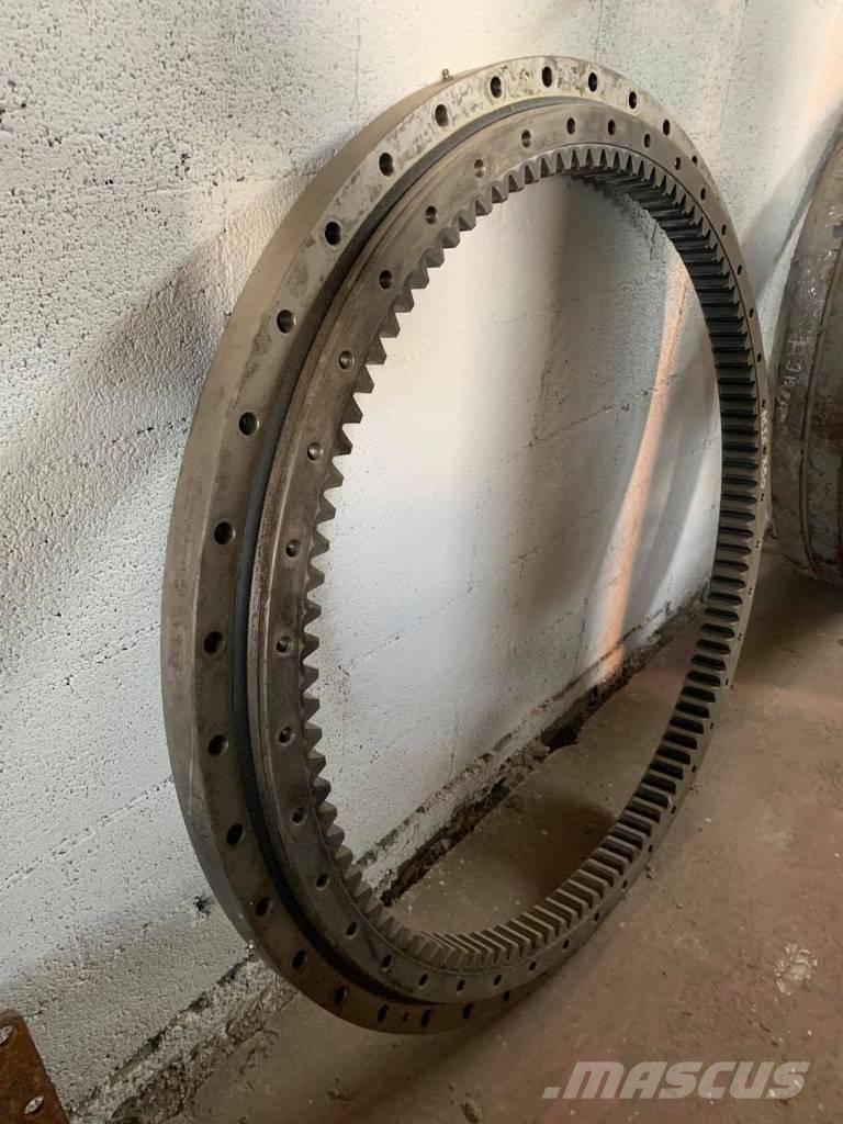 Liebherr 902 Telaio e sospensioni