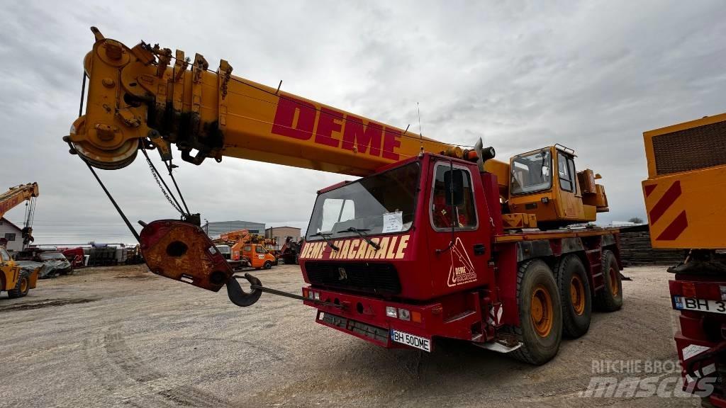 Grove GMK 3050 Gru per tutti i terreni