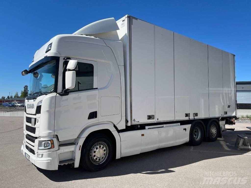 Scania R450B6X2*4NB Camion a temperatura controllata