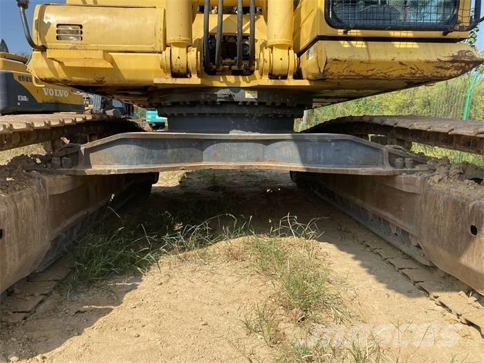 Komatsu PC450-8 Escavatori cingolati