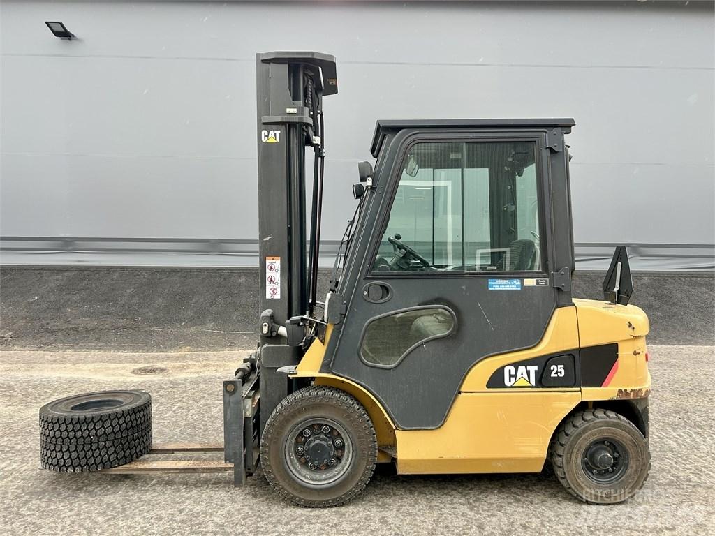 CAT DP 25 NT Carrelli elevatori diesel