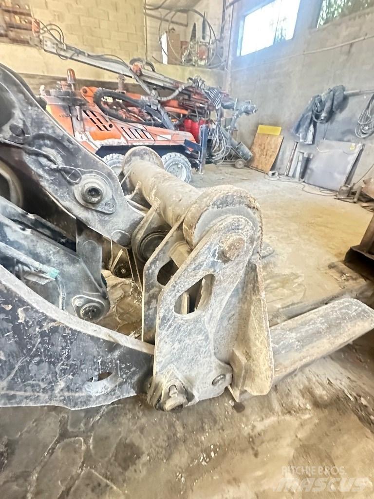 Volvo L 220 E Pale gommate