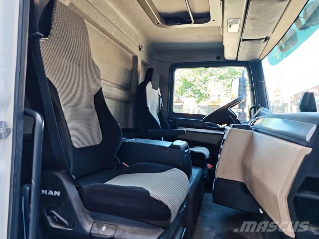 MAN TGL 8.220 4x2 Autocabinati