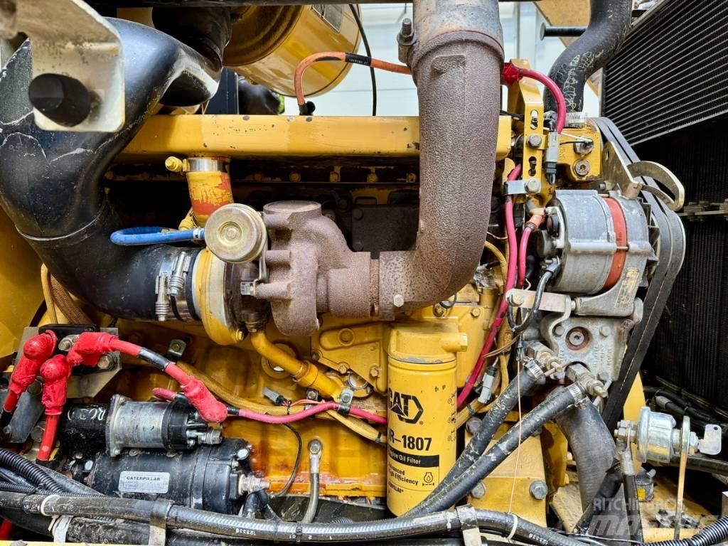 CAT 938 G Pale gommate