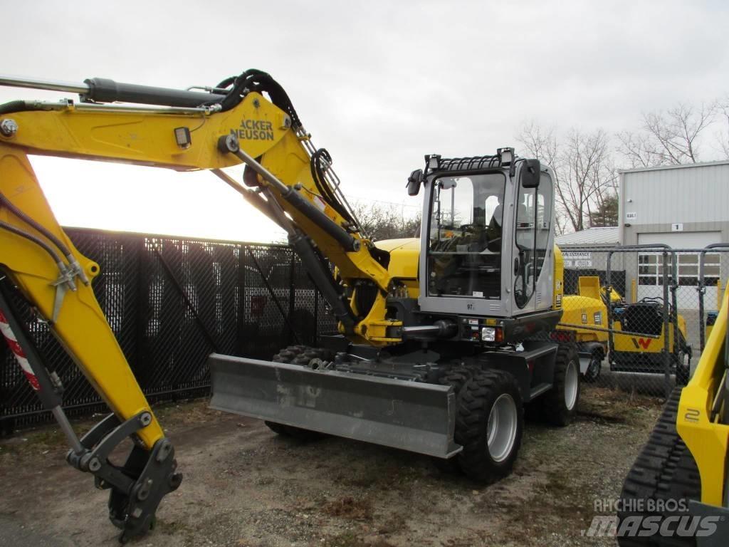 Wacker Neuson EW 100 Escavatori gommati