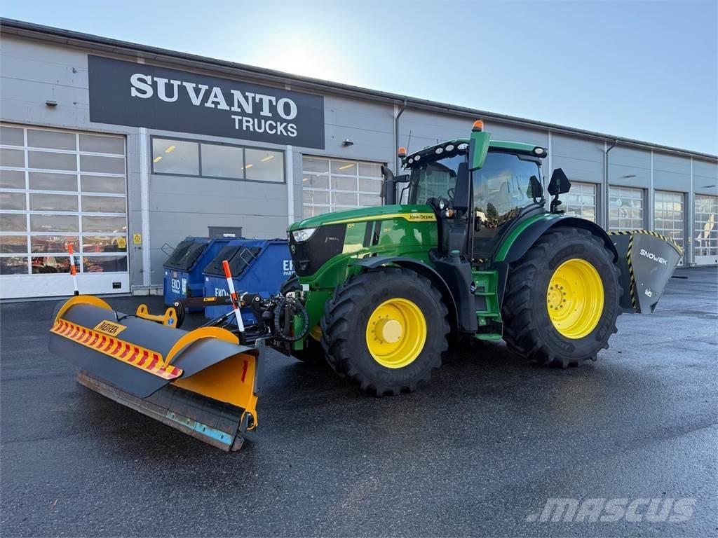 John Deere 6R 250 Trattori