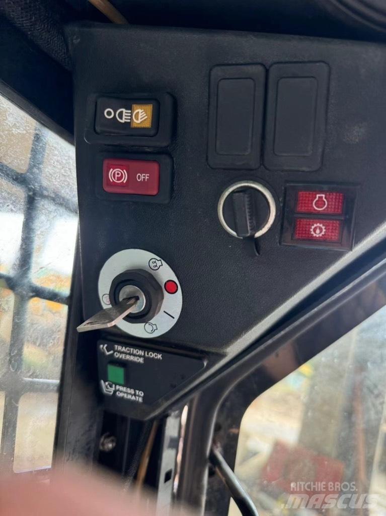 Bobcat S 70 Mini Pale Gommate