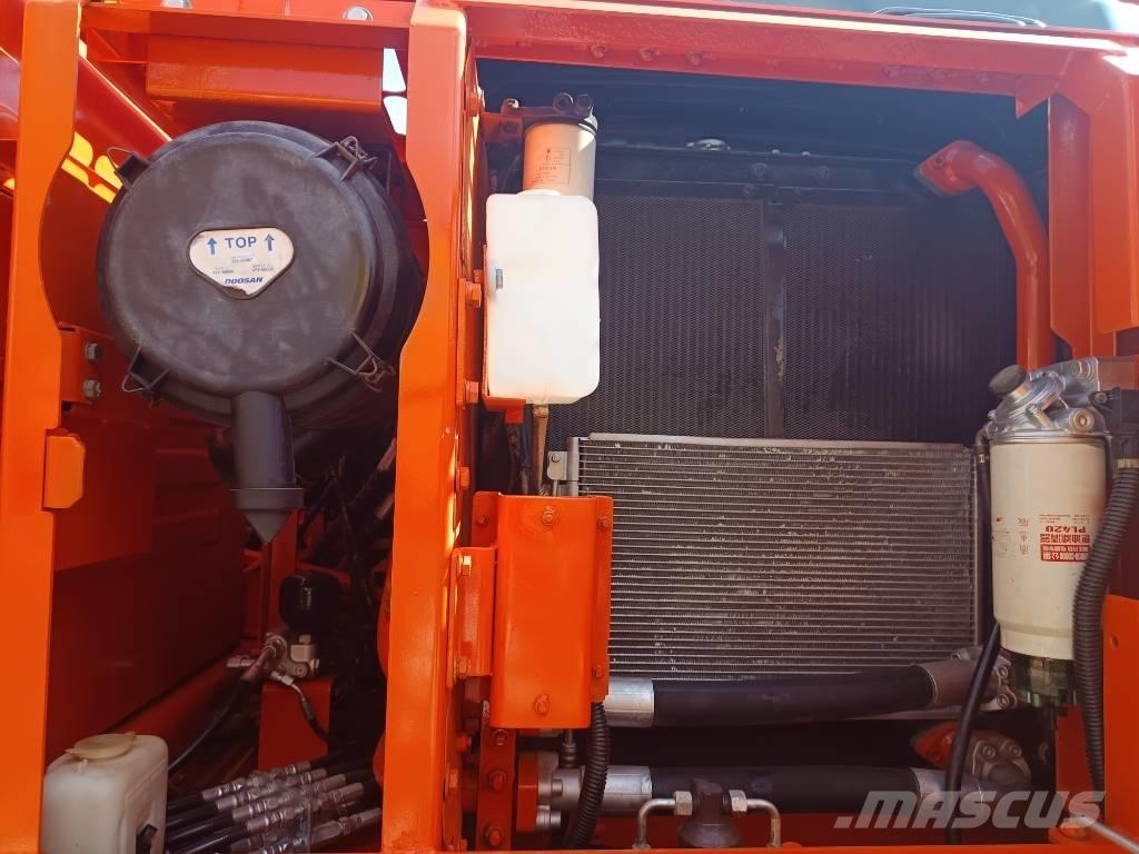 Doosan DX 150 LC Escavatori cingolati
