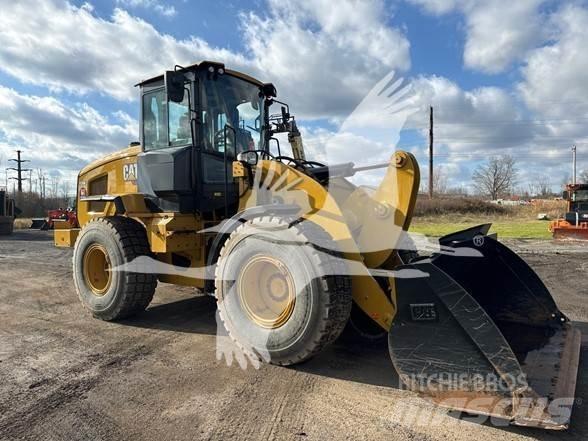 CAT 926M Pale gommate