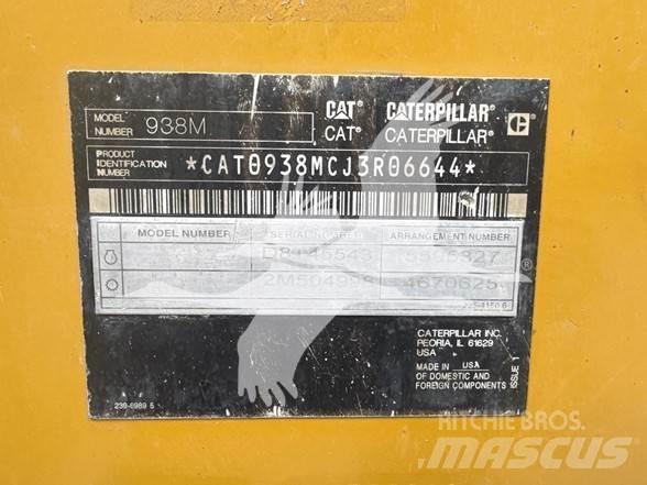 CAT 938M Pale gommate