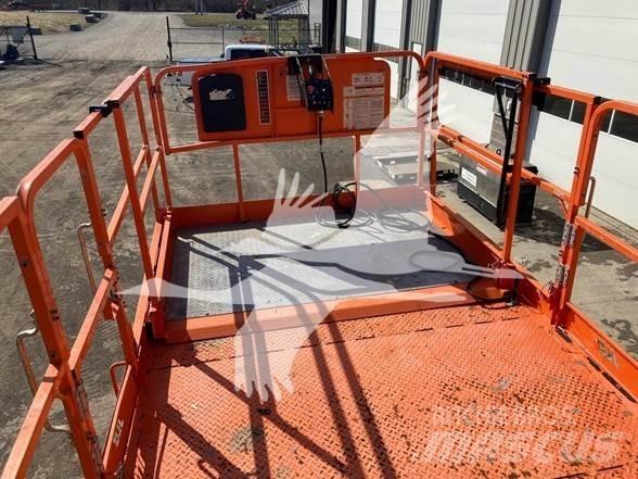 JLG 430LRT Piattaforme a pantografo