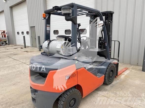 Toyota 8FGU25 Carrelli elevatori diesel