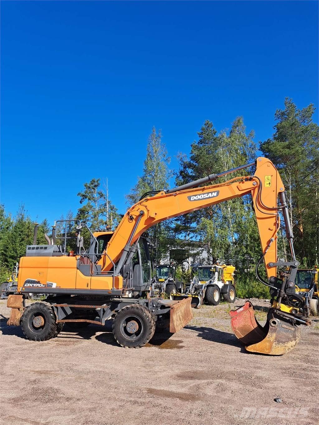 Doosan DX170W-5 Escavatori gommati