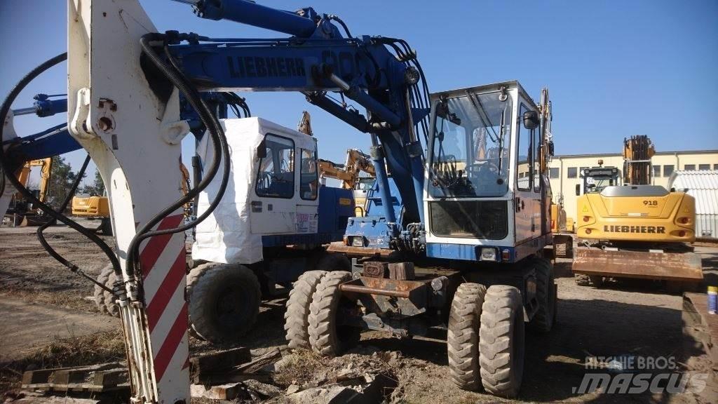 Liebherr A900 Escavatori gommati