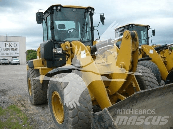 CAT 938M Pale gommate