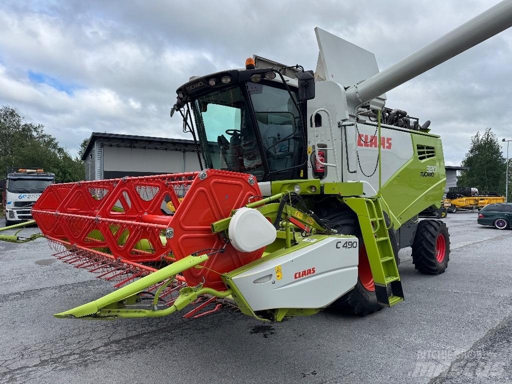 CLAAS Tucano 320 Mietitrebbiatrici