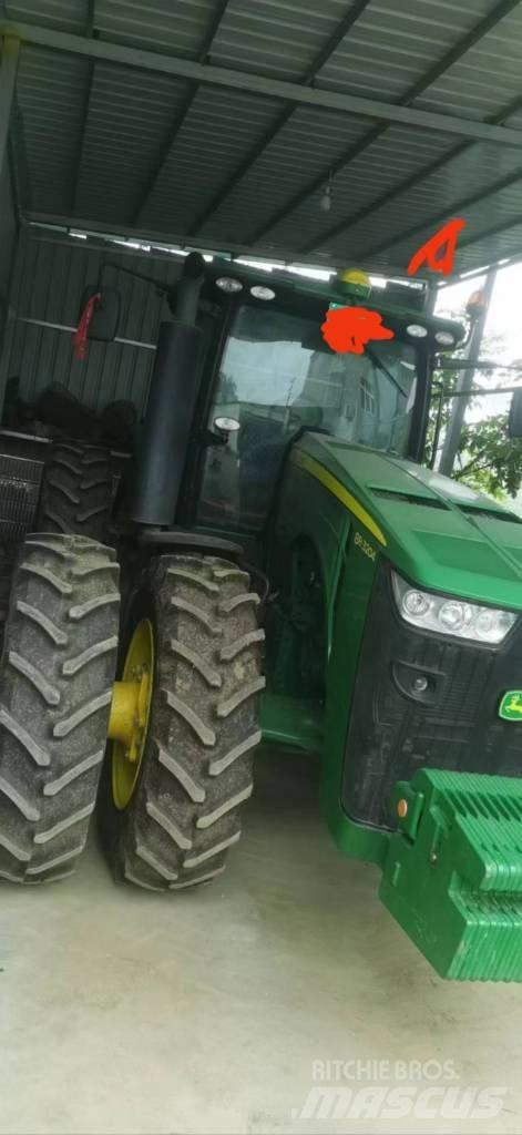 John Deere 8R·3204 Trattori