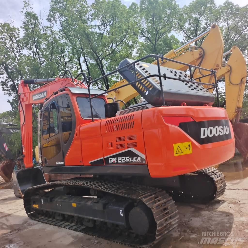 Doosan DX 225 LC Escavatori cingolati