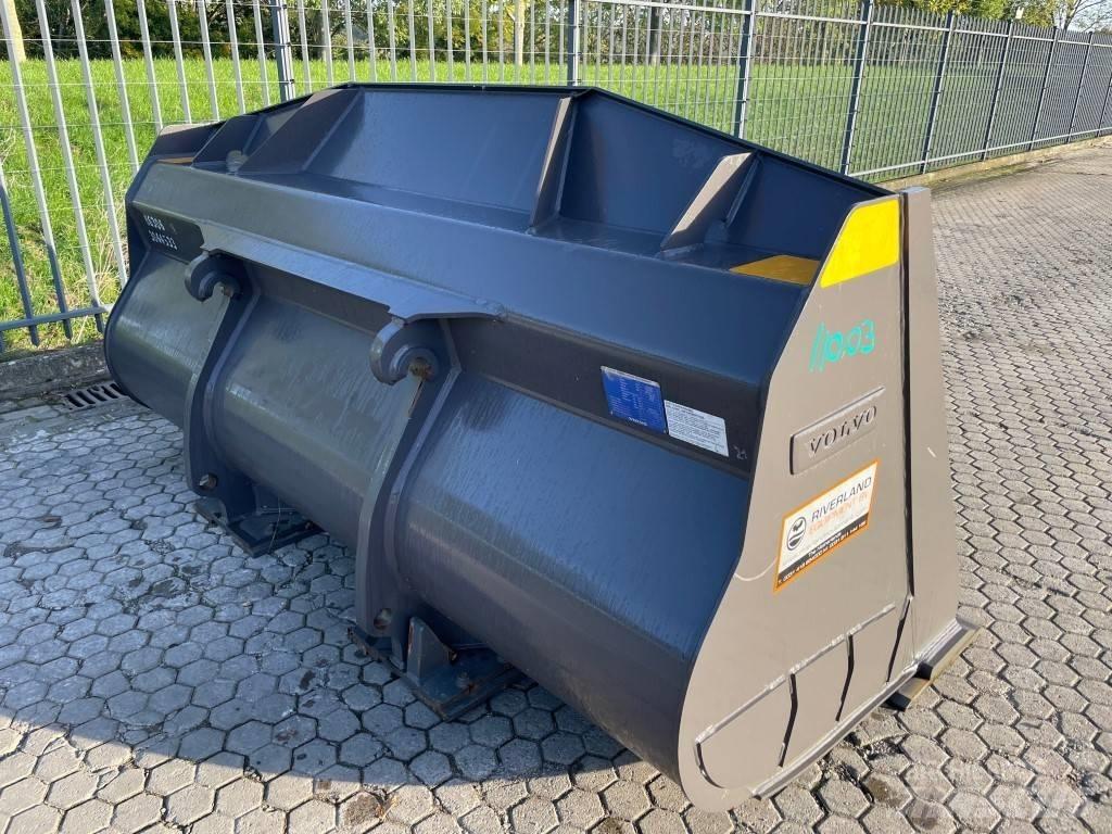 Volvo L 120 H Bucket Benne