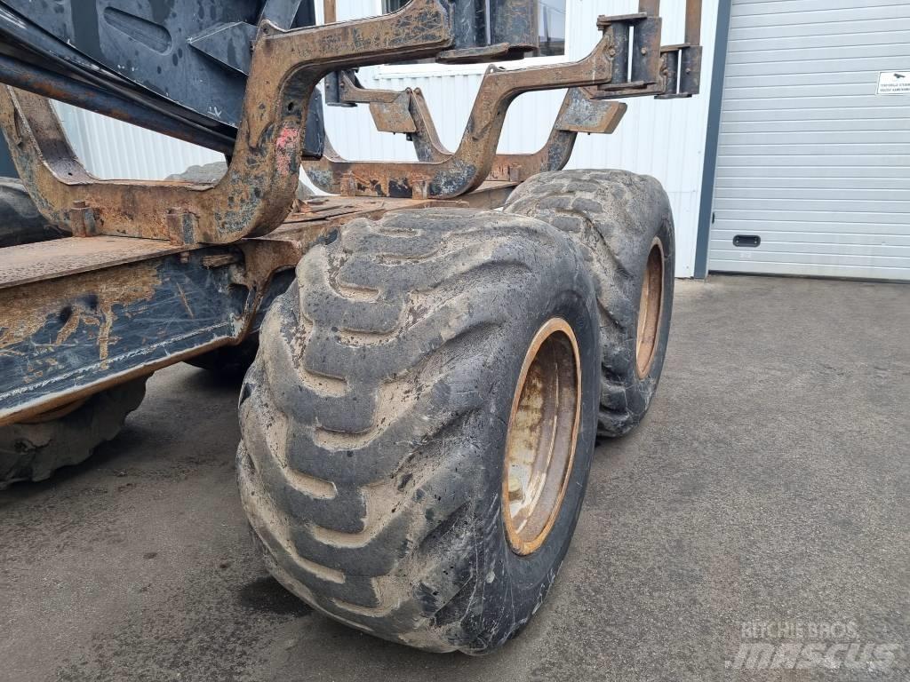 Komatsu 855 Forwarder