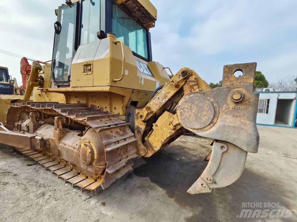 CAT D 7 G 2 Pale gommate