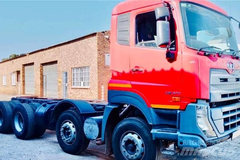 UD CGE 370 8x4 Camion altro