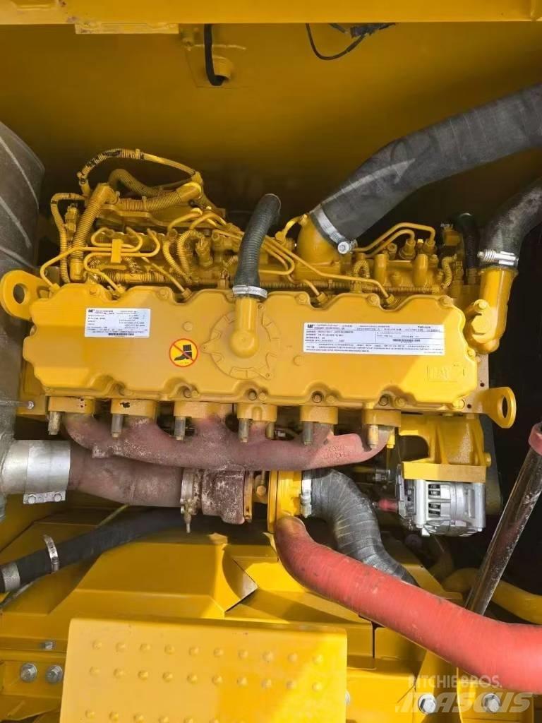 CAT 320 Escavatori cingolati