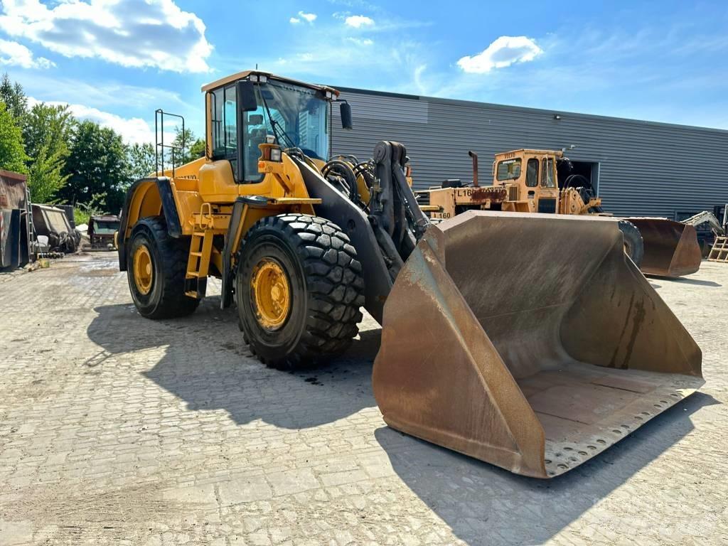 Volvo L180F Pale gommate