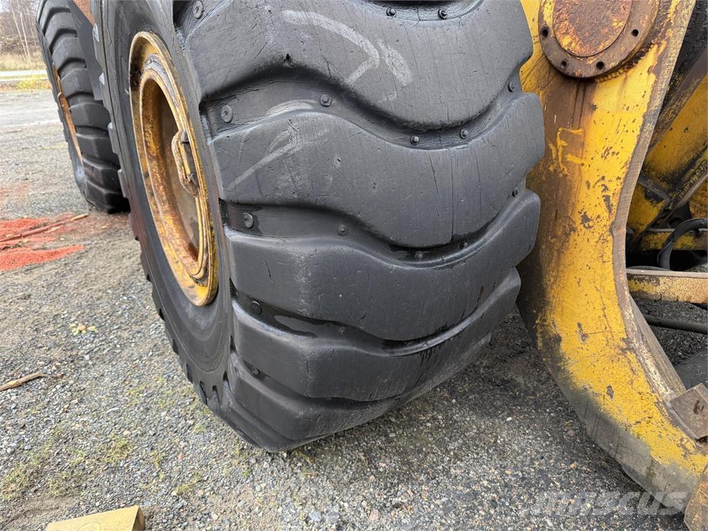 Hanomag C66 Pale gommate