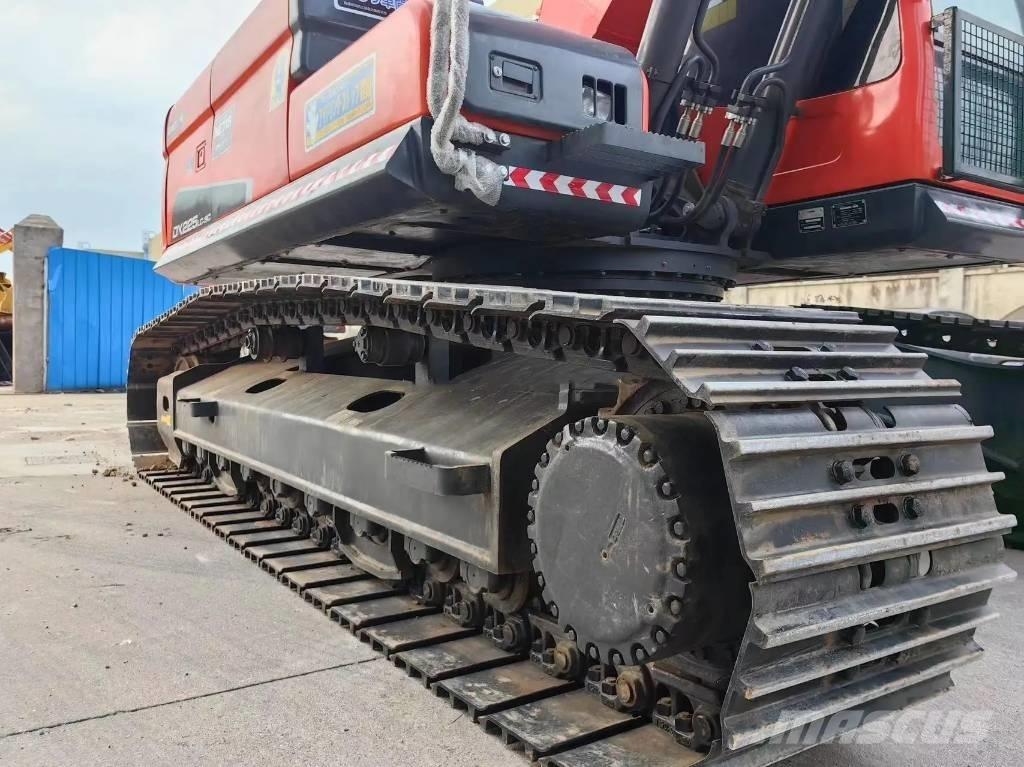 Doosan DX225LC-9C Escavatori cingolati
