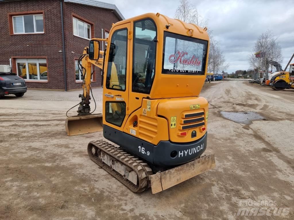 Hyundai R16-9 Miniescavatori