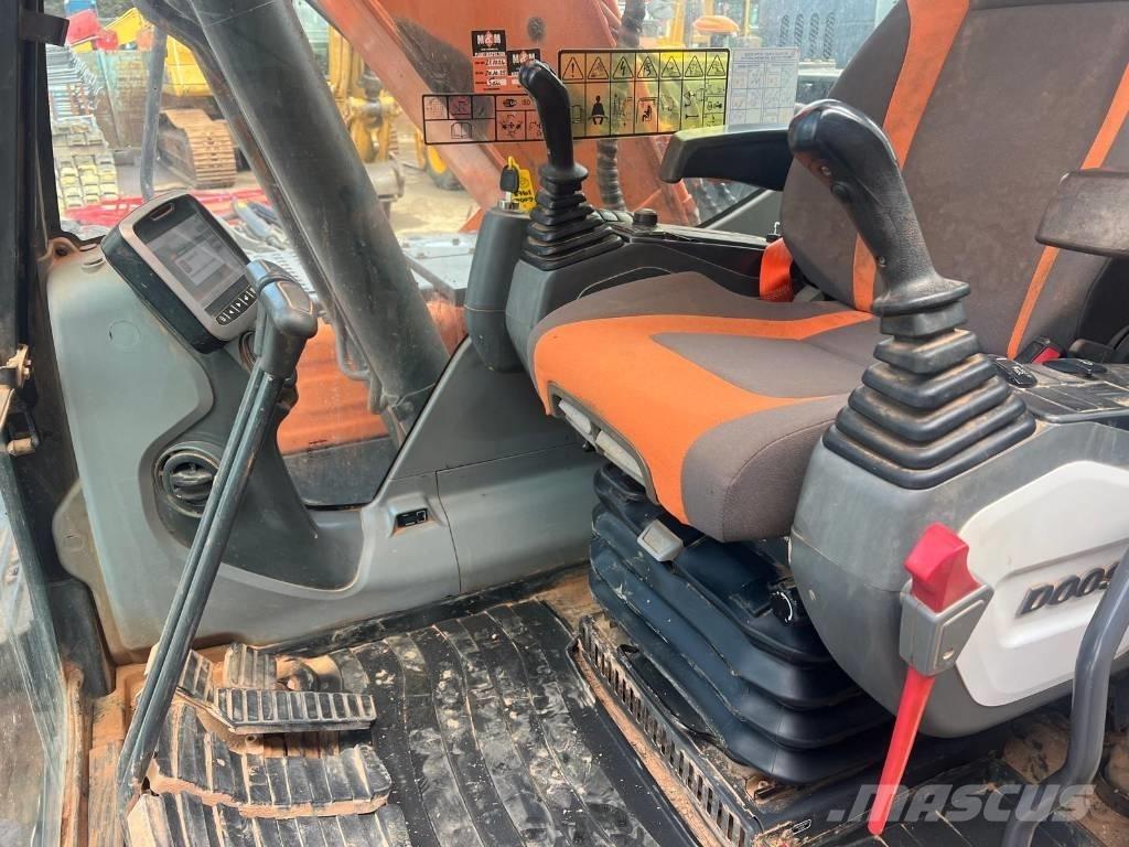 Doosan DX 140 LC Escavatori cingolati