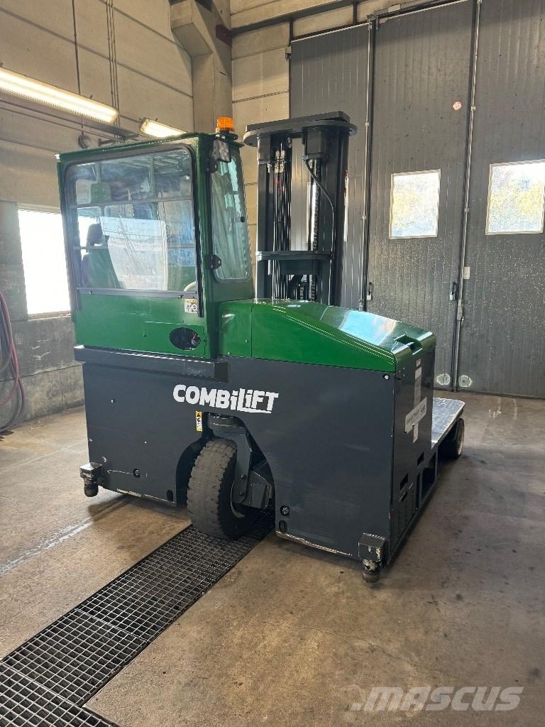 Combilift C4000ET Carrello elevatore retrattile a 4 vie