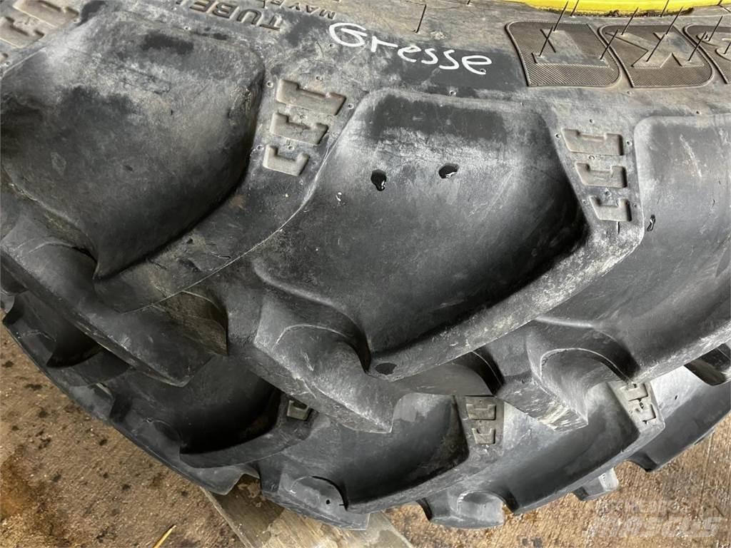 BKT 270/95R32 Pneumatici, ruote e cerchioni