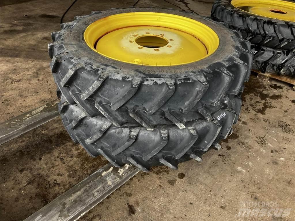 BKT 270/95R32 Pneumatici, ruote e cerchioni