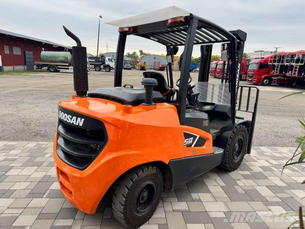 Doosan D 50,  130üó!!! 5t Carrelli elevatori diesel