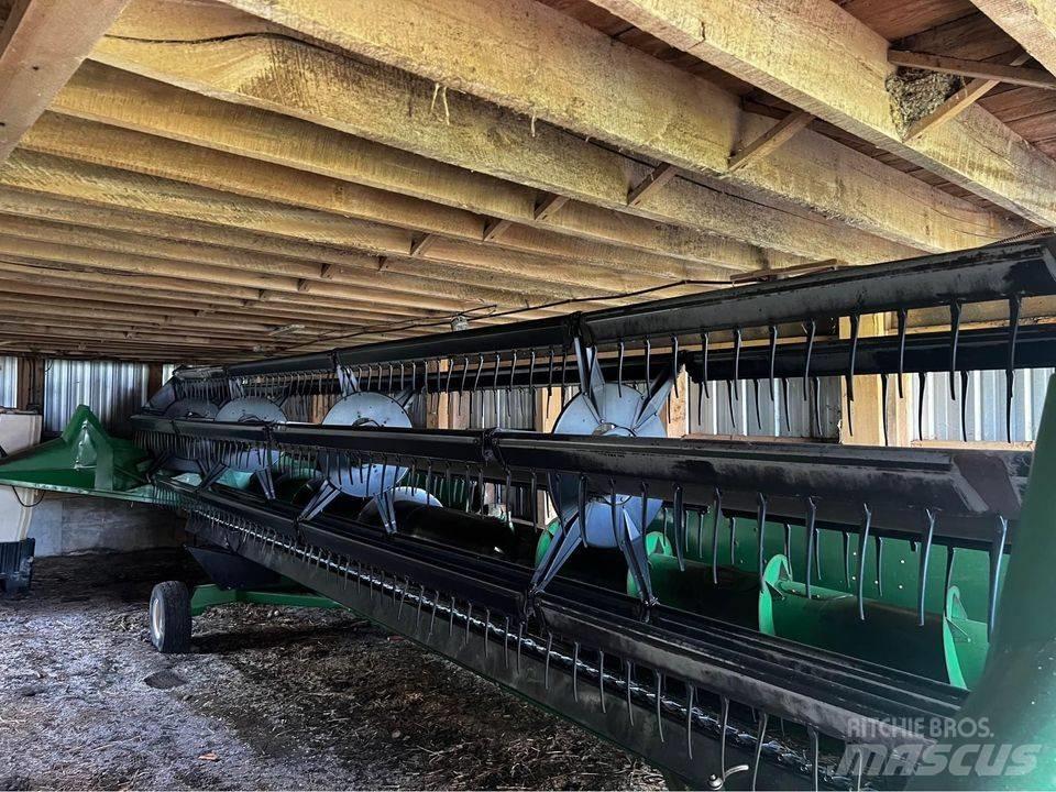 John Deere 925 Testate per mietitrebbie