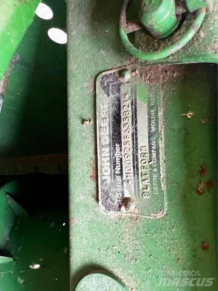 John Deere 925 Testate per mietitrebbie