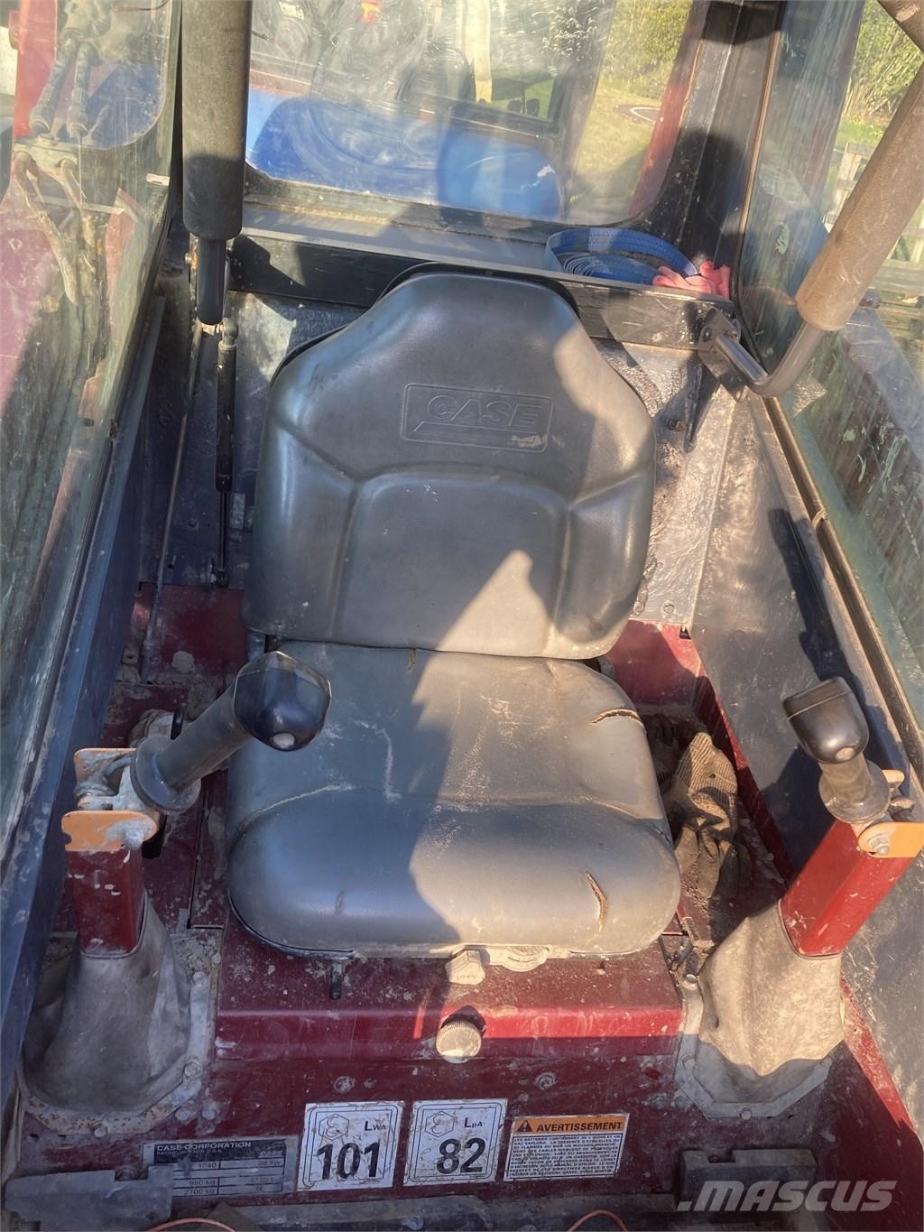 CASE 1840 Mini Pale Gommate