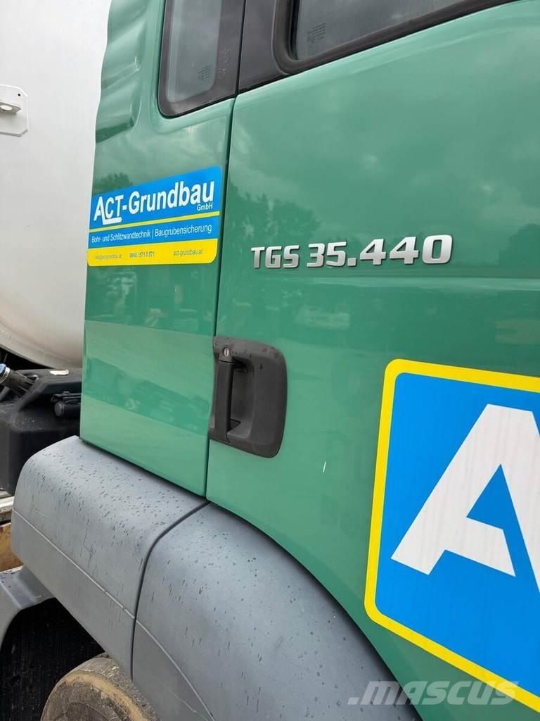MAN TGS 32 - 440 Camion con cassone scarrabile