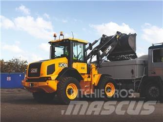 JCB 411 Pale gommate