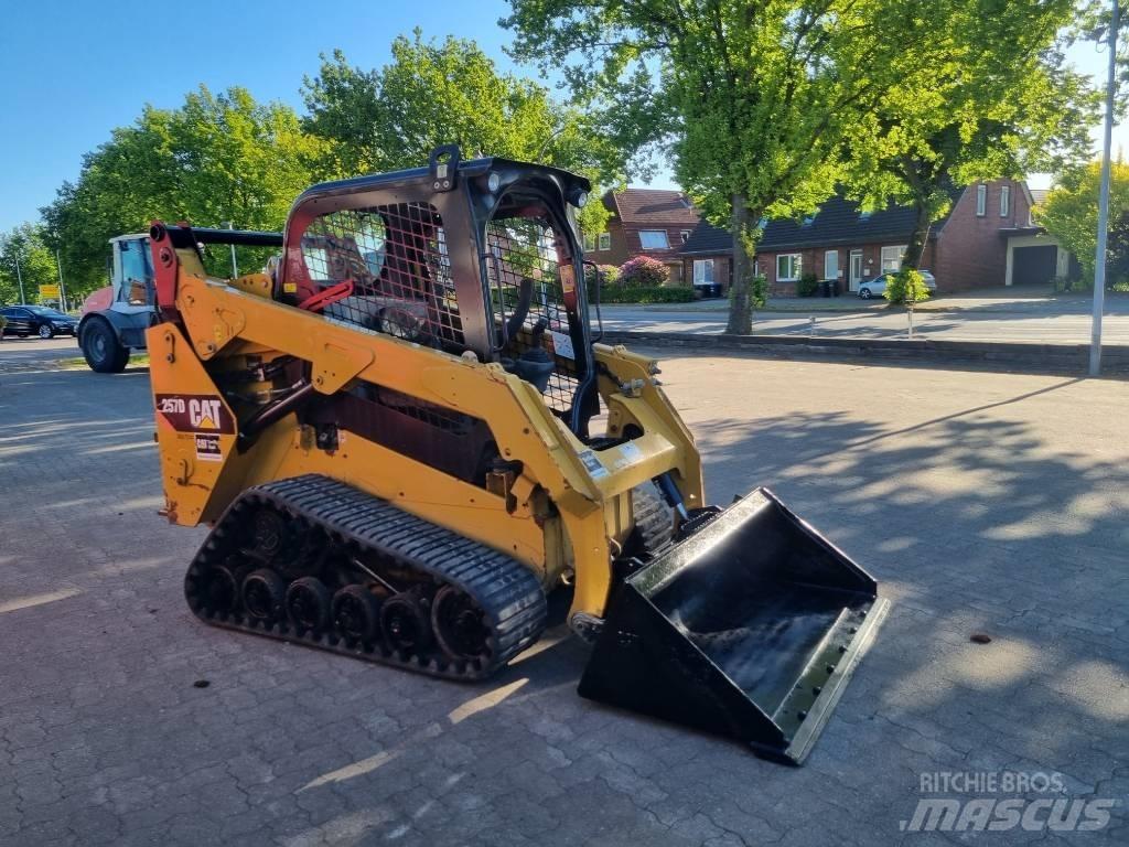 CAT 257 D Mini Pale Gommate