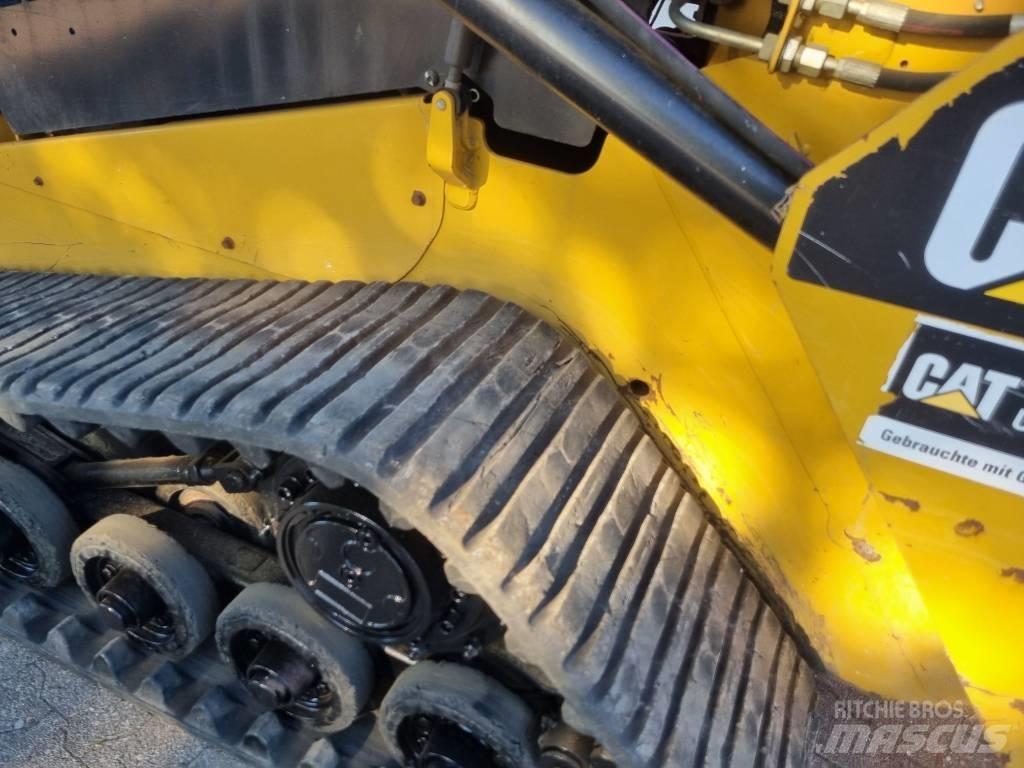 CAT 257 D Mini Pale Gommate