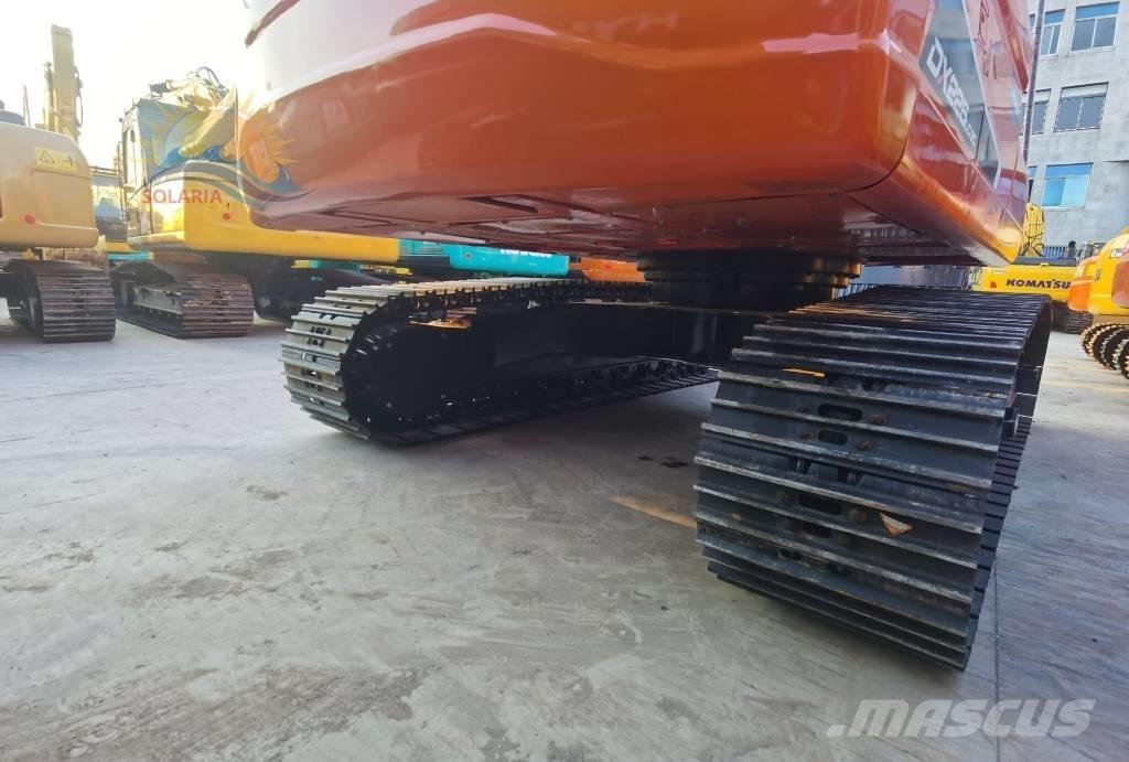 Doosan DX 225 LC Escavatori cingolati