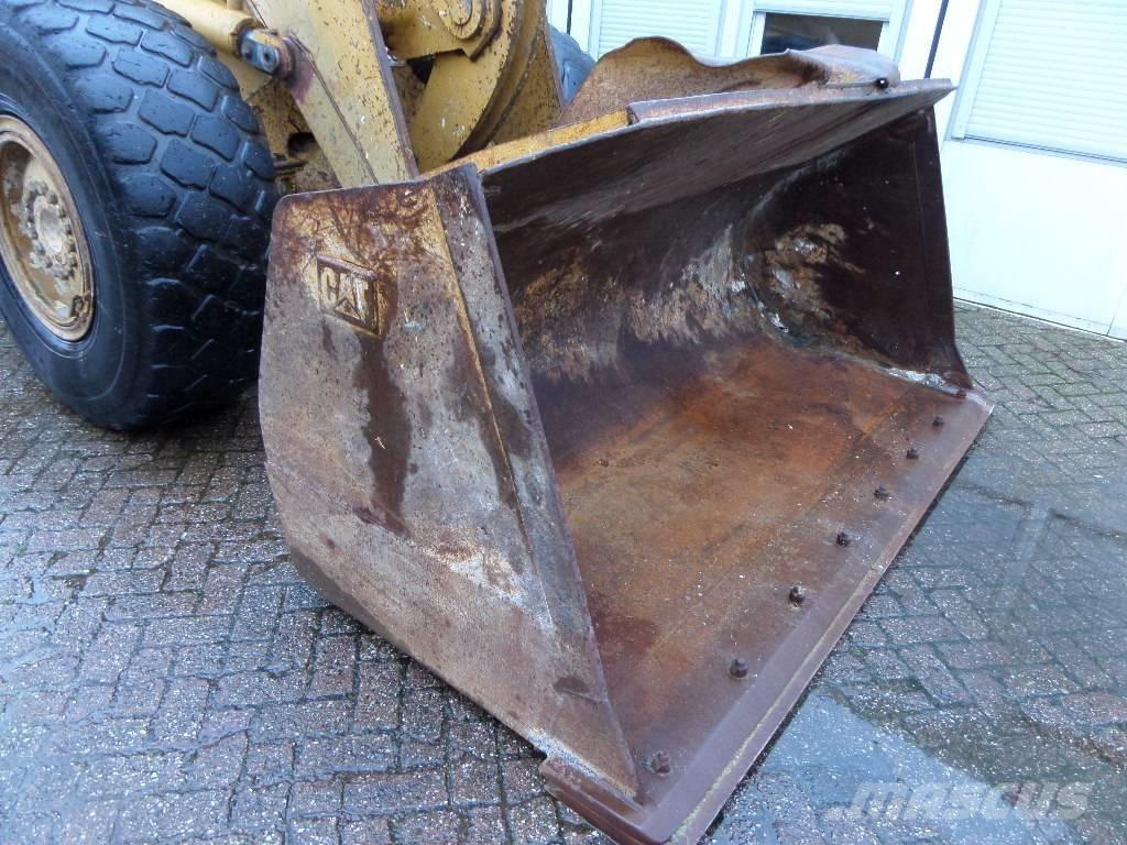 CAT 938 H Pale gommate