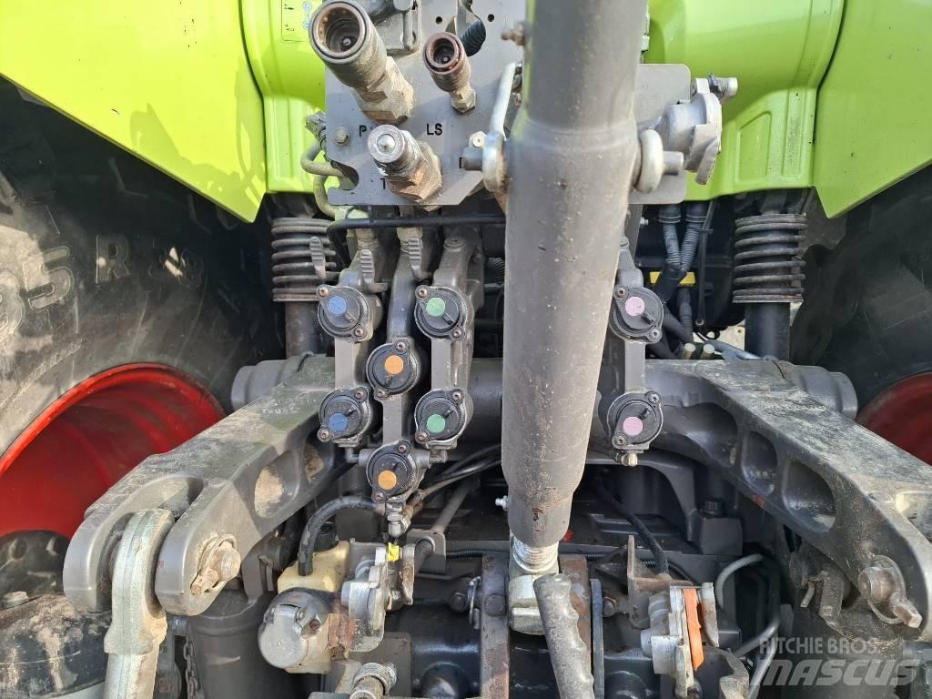 CLAAS Axion 810 Trattori