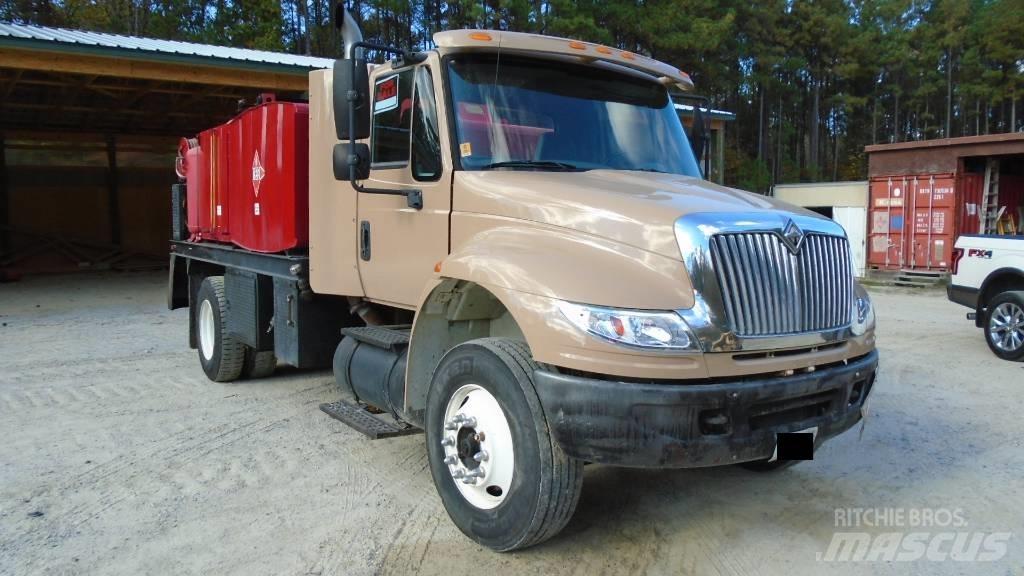 International 8500 Cisterna