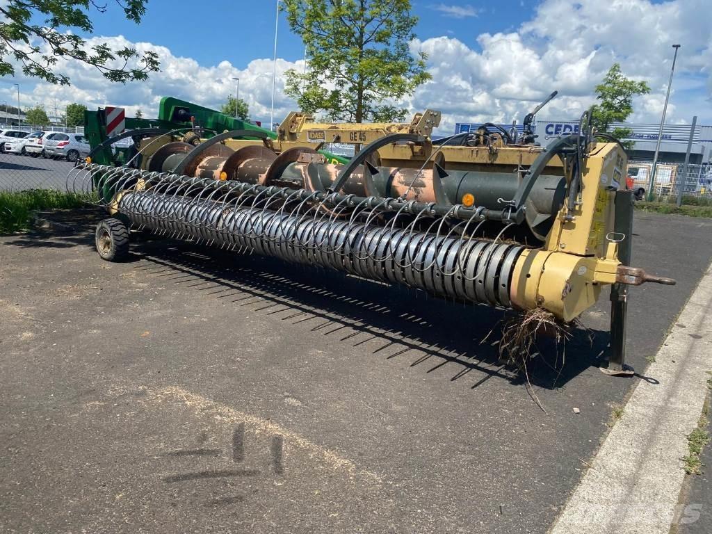 John Deere 8200 Falciatrinciatrici