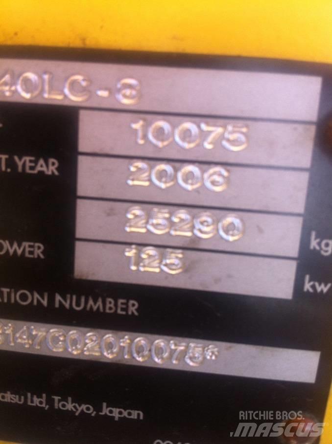 Komatsu PC240-8 Escavatori cingolati