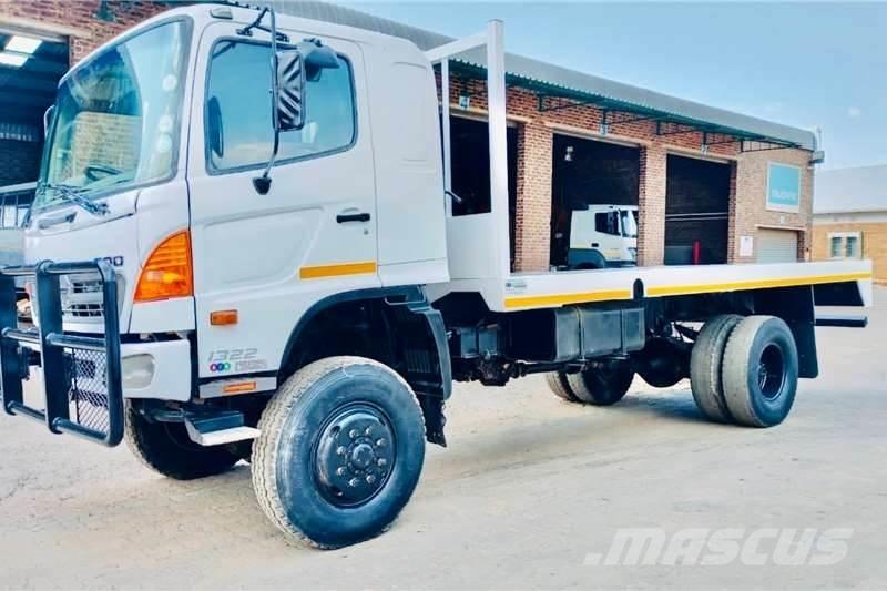 Hino 500 1322 4x4 Camion altro